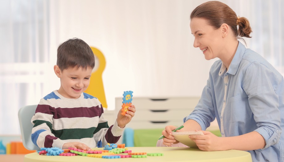 V rámci špeciálno-pedagogickej starostlivosti poskytujeme diagnostiku, vyšetrenia, intervencie, konzultácie a treningy.